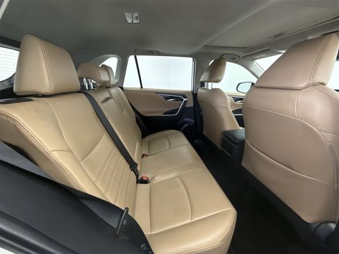 Used 2019 Toyota RAV4 Limited image 39