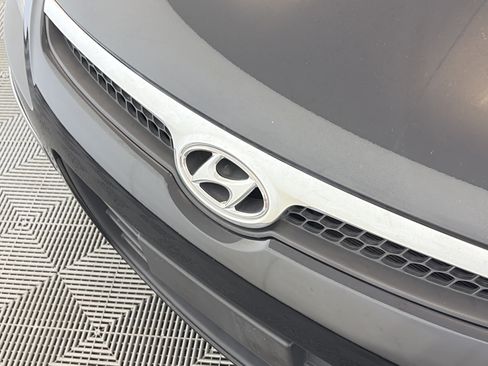 Used 2012 Hyundai Elantra GLS FWD image 15