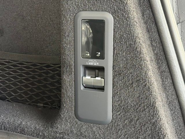 New 2026 Land Rover Range Rover Sport Dynamic SE AWD/4WD image 17