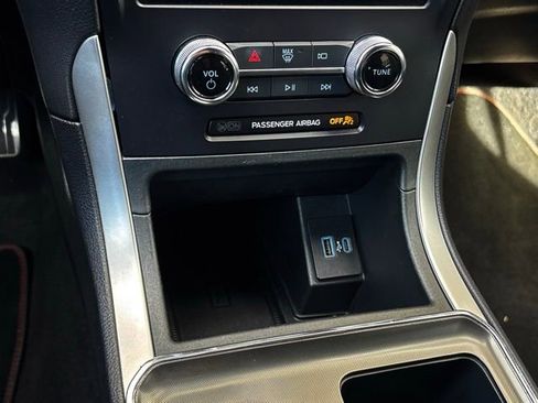 Used 2024 Ford Edge ST-Line image 25