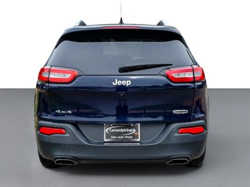 Used 2015 Jeep Cherokee Latitude w/ Cold Weather Group AWD/4WD image 8