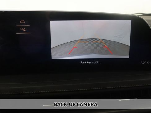 Used 2024 Cadillac XT4 Premium Luxury image 5