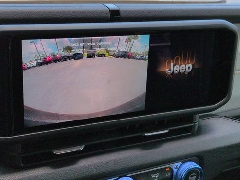 Used 2024 Jeep Wrangler Unlimited Sport AWD/4WD image 20