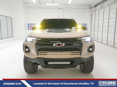 Used 2024 Chevrolet Colorado ZR2 w/ Technology Package AWD/4WD image 2