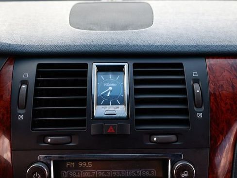 Used 2006 Cadillac DTS Limousine image 38