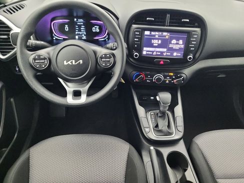 Used 2025 Kia Soul LX image 22