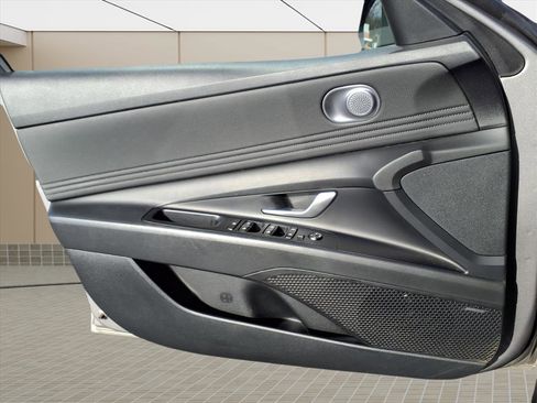 Certified 2023 Hyundai Elantra Limited image 26