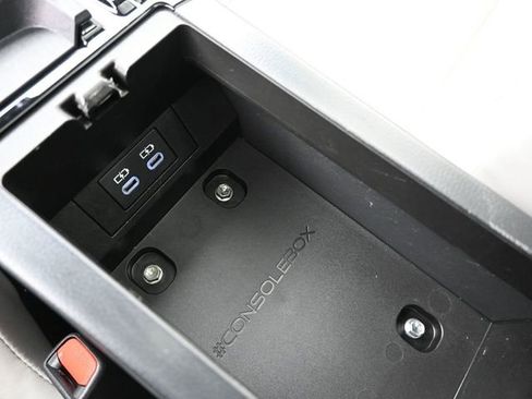 Certified 2024 Toyota Prius XLE image 22