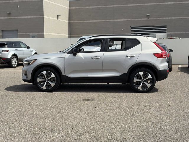 Used 2023 Volvo XC40 B5 Plus w/ Protection Package Premier AWD/4WD image 9