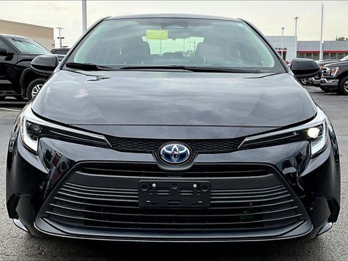 Used 2023 Toyota Corolla LE w/ LE Convenience Package AWD/4WD image 2