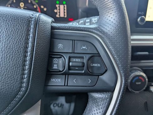 Used 2025 Toyota 4Runner SR5 image 16