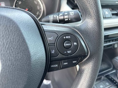 Used 2022 Toyota RAV4 XLE image 23