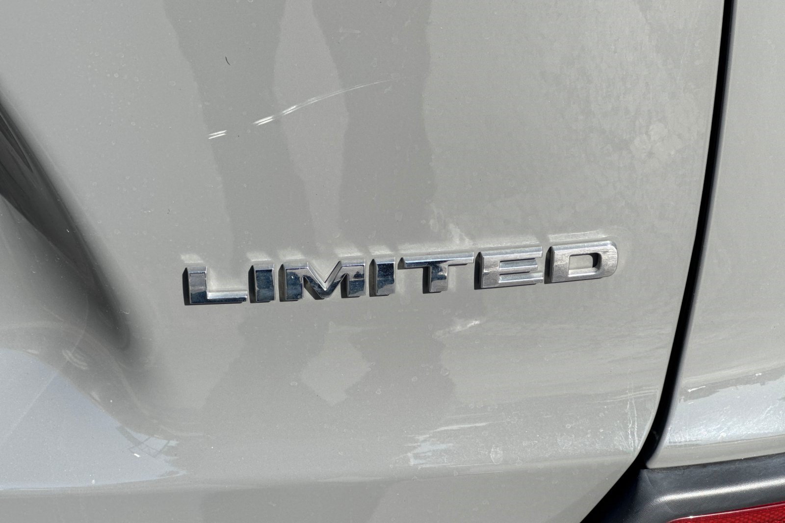Used 2019 Jeep Cherokee Limited FWD image 39
