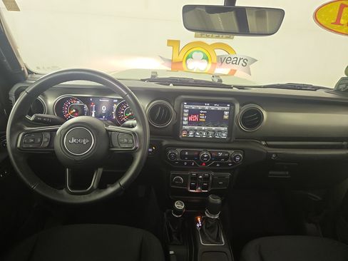 Certified 2021 Jeep Gladiator Sport image 14