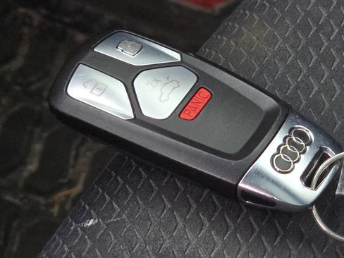 Used 2022 Audi SQ5 Premium Plus w/ Premium Plus Package image 35