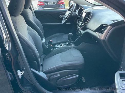 Used 2015 Jeep Cherokee Latitude image 8