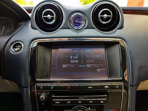 Used 2011 Jaguar XJ L RWD image 19