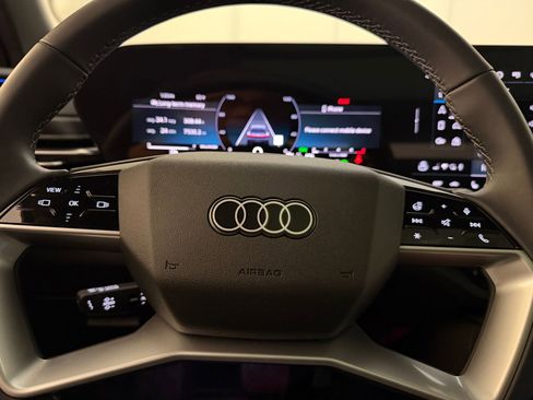 Used 2025 Audi Q5 Premium w/ Convenience Package AWD/4WD image 18