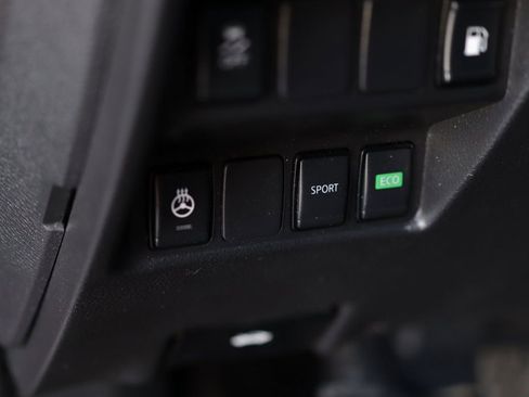 Used 2020 Nissan Rogue S image 10