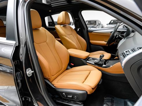 Used 2025 BMW X4 xDrive30i image 39