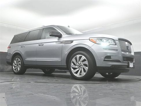 Used 2022 Lincoln Navigator Reserve image 33