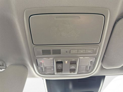 Used 2018 Honda CR-V Touring image 22