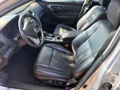 Used 2016 Nissan Altima 2.5 SL w/ 2.5 Technology w/LED Package FWD image 4