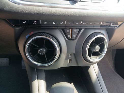 Used 2025 Chevrolet Blazer LT AWD/4WD image 17