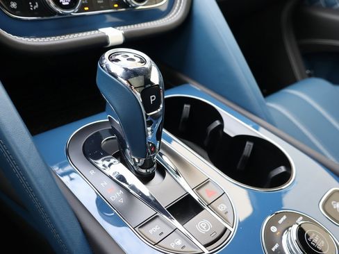 Certified 2023 Bentley Bentayga image 33