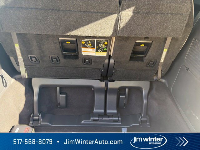 Used 2025 Toyota Sienna XLE FWD image 19