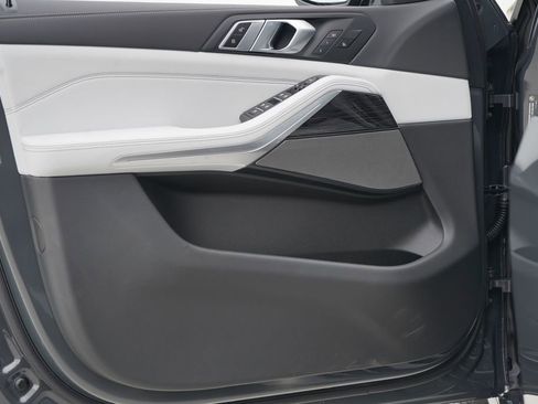 New 2026 BMW X5 sDrive40i w/ M Sport Package image 9