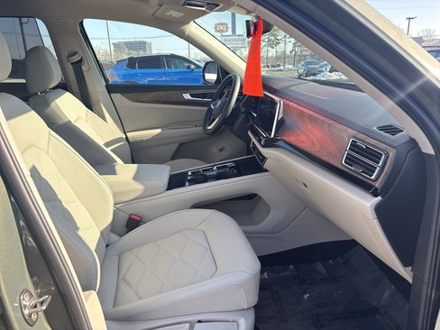 Used 2026 Volkswagen Atlas SE image 23