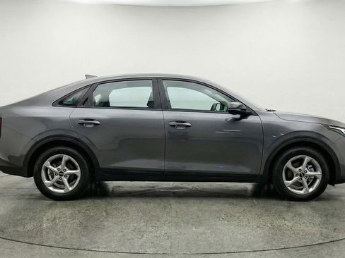 Used 2025 Kia K4 LXS image 11