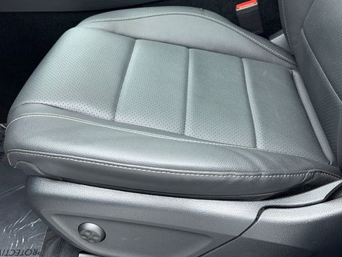 Used 2025 Mercedes-Benz GLE 350 4MATIC image 39