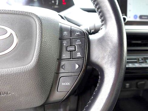 Used 2024 Toyota Prius LE FWD image 15