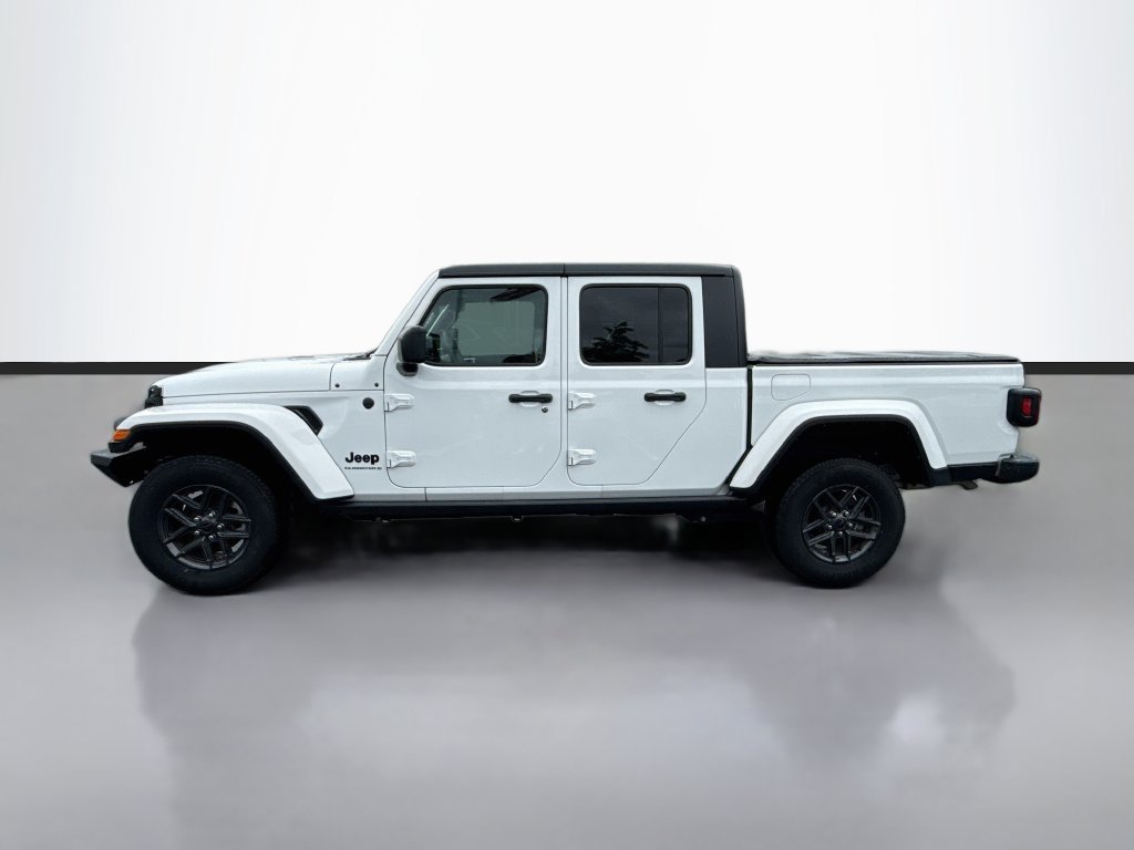 Used 2024 Jeep Gladiator Sport AWD/4WD image 4