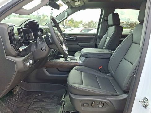 New 2026 GMC Sierra 1500 SLT w/ SLT Convenience Package image 14