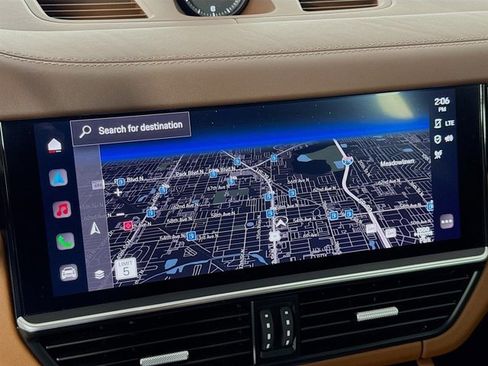 Used 2023 Porsche Cayenne S Platinum image 16