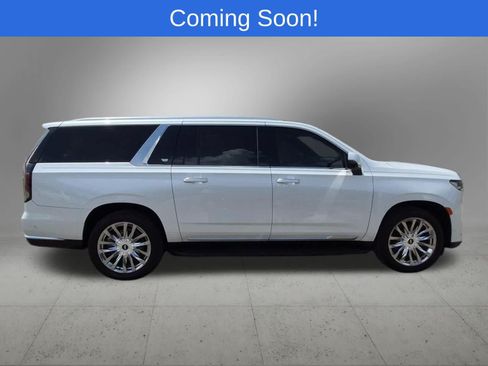 Used 2021 Cadillac Escalade ESV Premium Luxury w/ Driver Assist Tech Package RWD image 7