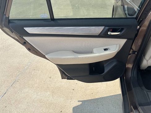 Used 2019 Subaru Outback 2.5i Premium AWD/4WD image 9