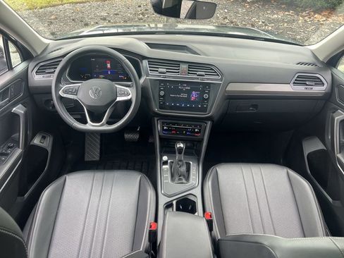 Certified 2022 Volkswagen Tiguan SE image 21