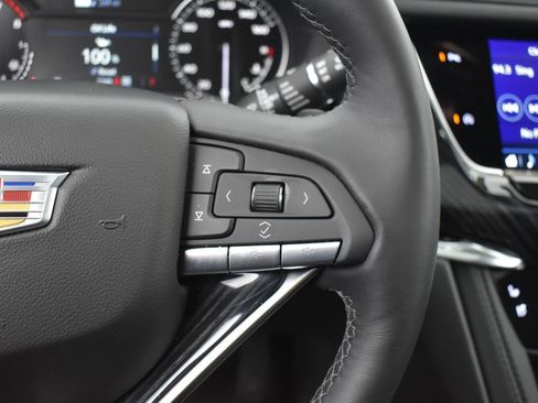 Used 2024 Cadillac XT6 Premium Luxury image 14