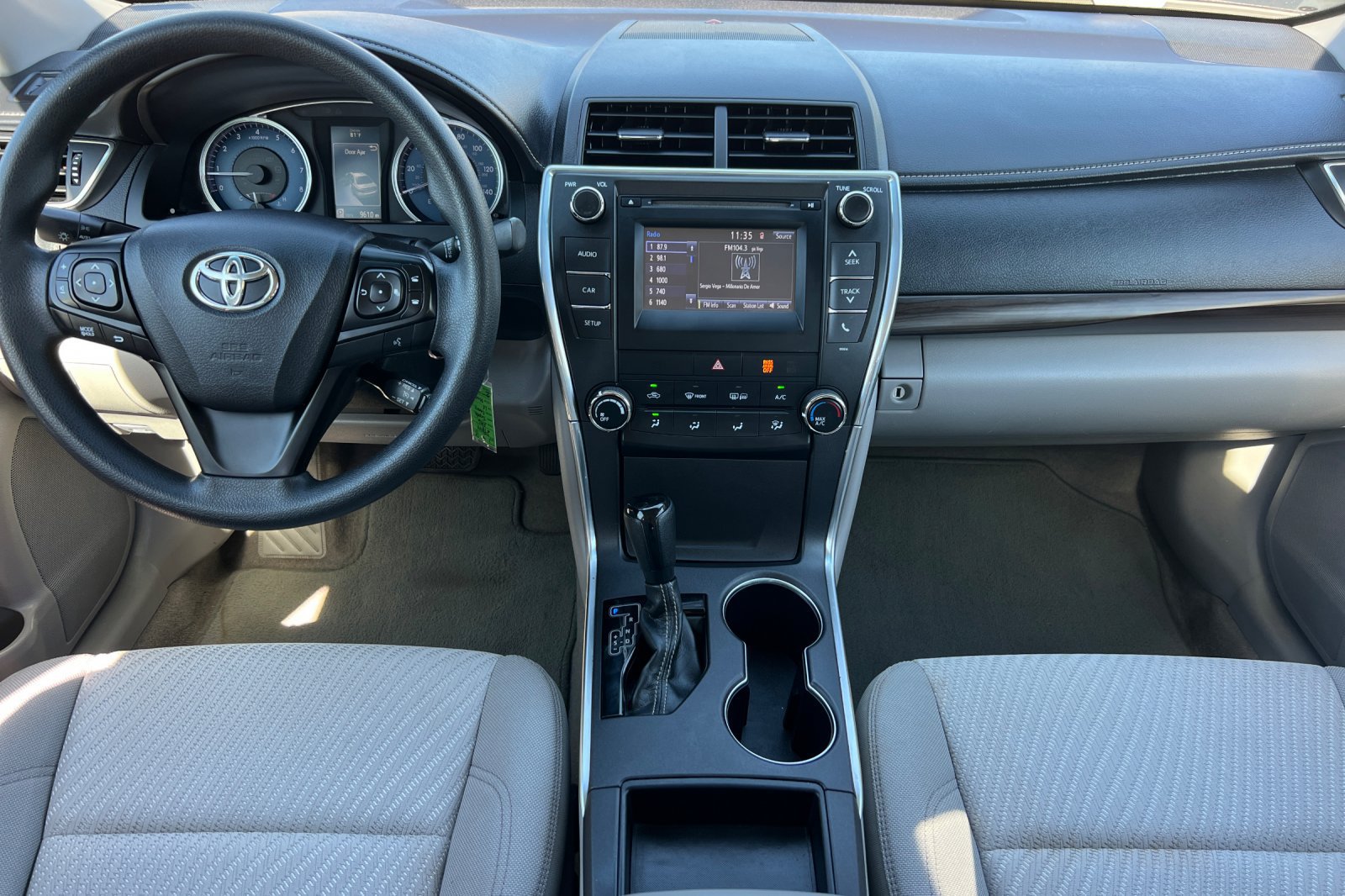 Used 2016 Toyota Camry LE FWD image 13