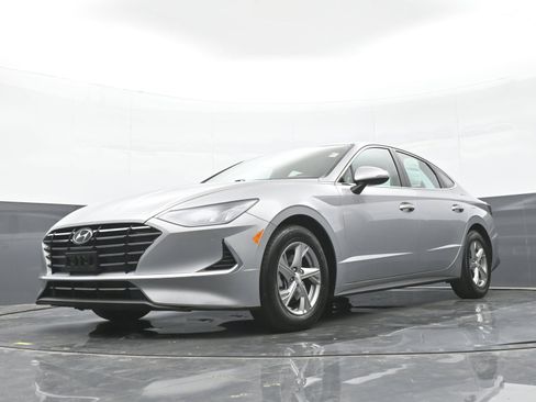 Certified 2023 Hyundai Sonata SE w/ Cargo Package FWD image 43
