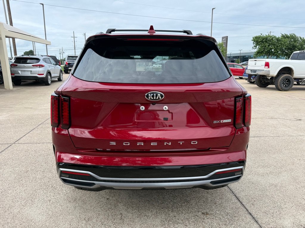 Used 2021 Kia Sorento EX w/ Panoramic Sunroof Package FWD image 6
