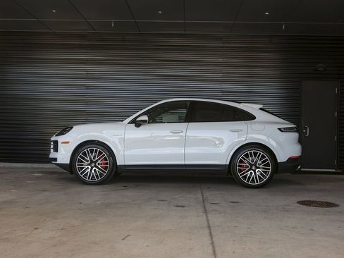 New 2026 Porsche Cayenne S AWD/4WD image 2