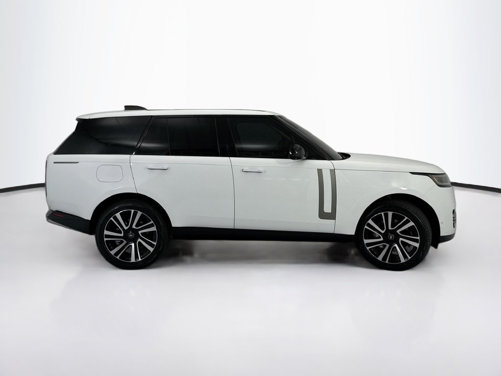 Used 2023 Land Rover Range Rover SE AWD/4WD image 4