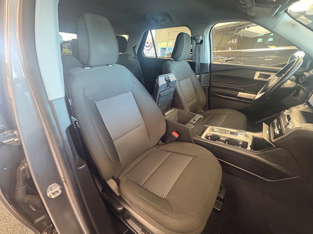 Used 2022 Ford Explorer XLT AWD/4WD image 34