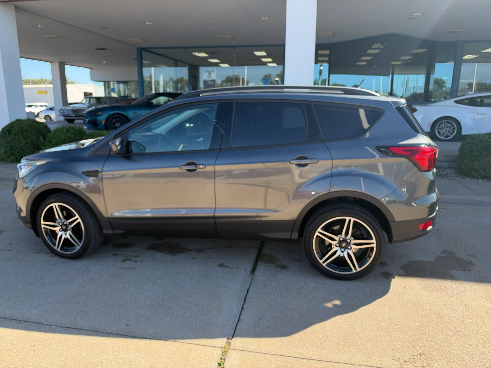 Used 2019 Ford Escape SEL AWD/4WD image 9