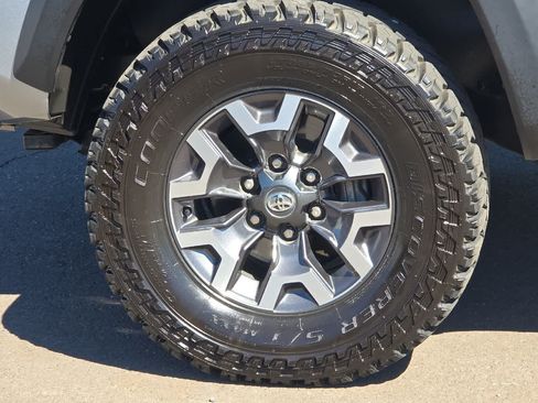 Used 2022 Toyota Tacoma TRD Off-Road w/ Technology Package AWD/4WD image 26